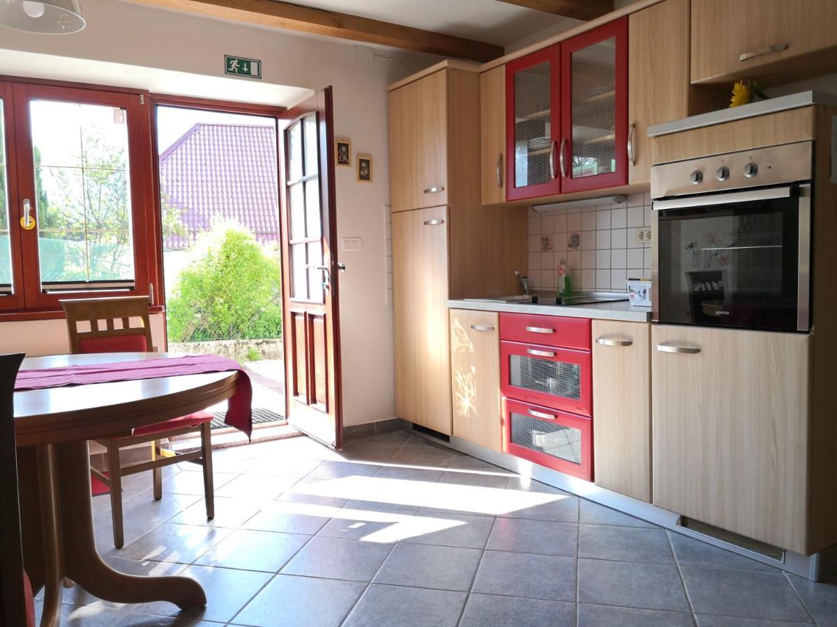 Red Apple Apartment Bovec Ngoại thất bức ảnh